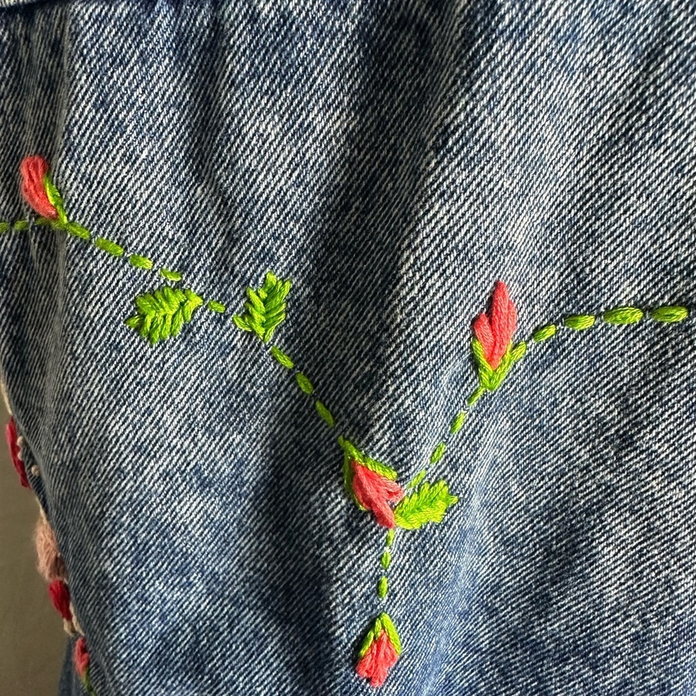 Embroidered Floral Heart Denim Vest - Blue - Picture 9 of 10